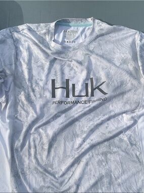 Huk White & Light Gray Camo Performance Fishing Shirt